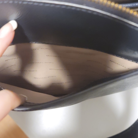 Michael Kors midnight blue Maddie tote size medium. - Picture 6 of 11